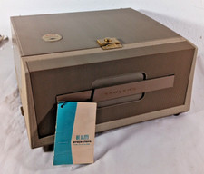 Sawyer's 500-R Slide Projector w/Carry Case - No Remote/ No Power Cord