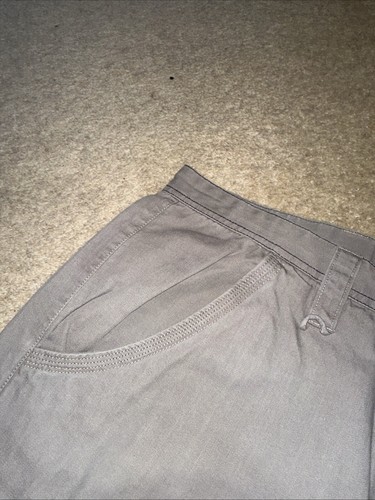 Armani Designer Grey Cargo Shorts 32W - Picture 4 of 11
