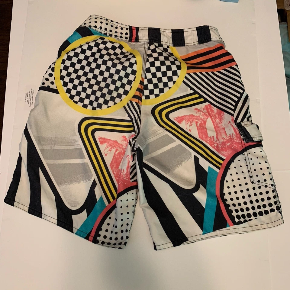 Pantalones cortos de tabla pequeños Ocean Pacific coloridos Aloha sin forro para hombre Foto 2 de 4