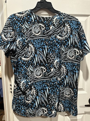 Divine Curves Scrub Top Stretch Medical Womens Gray Pink Blue Size 1X - Picture 7 of 9