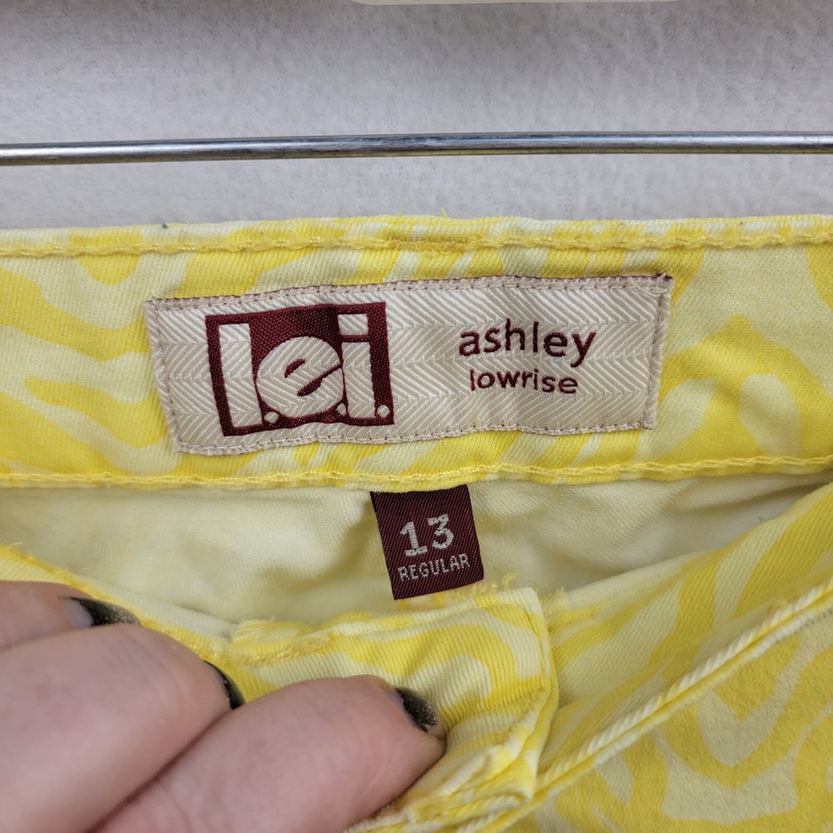 LEI 13 Ashley Lowrise Colored Jeans Zebra Yellow Tiger