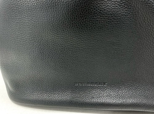 Bolso Bucket Burberry Negro Borlas Cuero Guijarro Cordón Nuevo con Etiquetas - Imagen 9 de 23