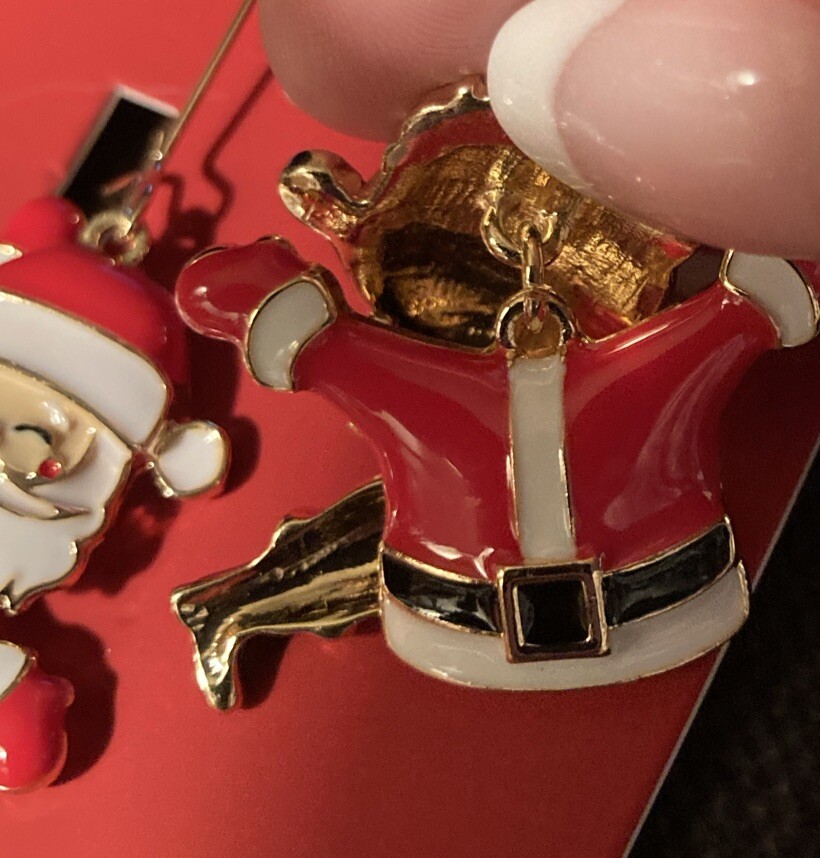 JINGLE & JOY ADORABLE Gold Christmas Santa Earrings W/Movable Legs & Head NIB!