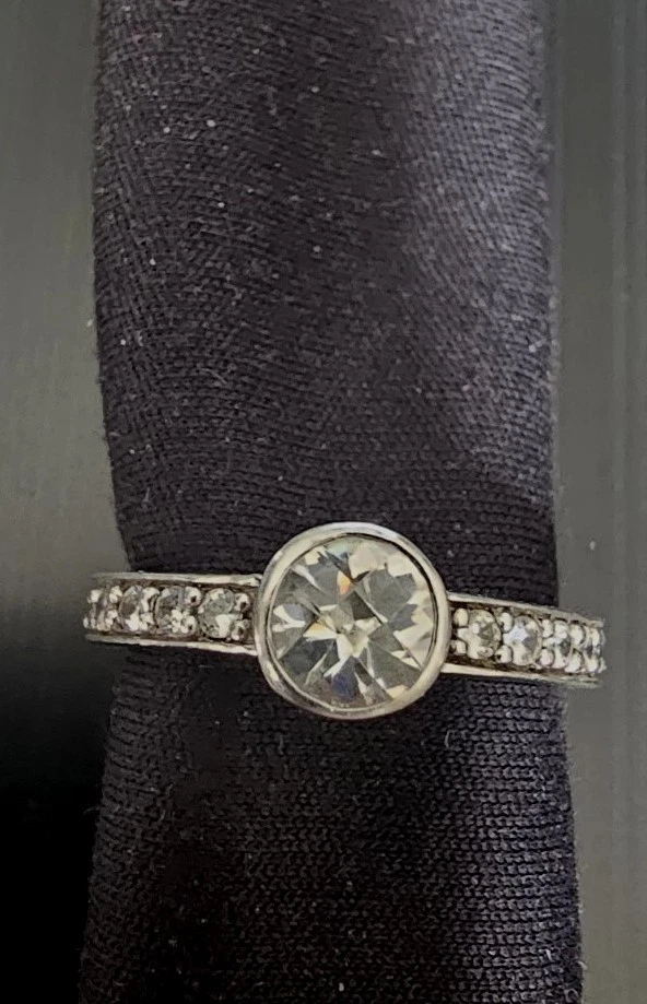  Ring 925 Silber mit funkelnden Zirkoniasteinen