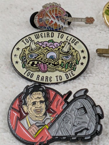 Lot Of 19 Rare Metal Pins - Picture 2 of 5