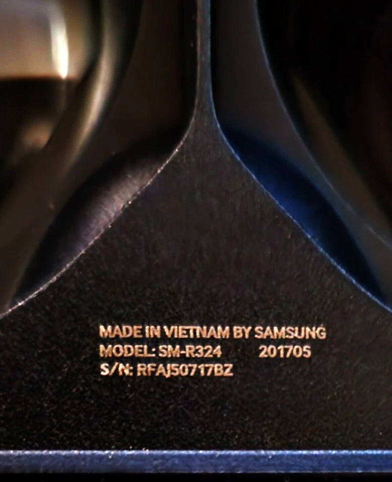 Samsung SM-R324 Gear VR W/Controller Powered by Oculus SM-R324NZAAXAR - Image 3 of 4