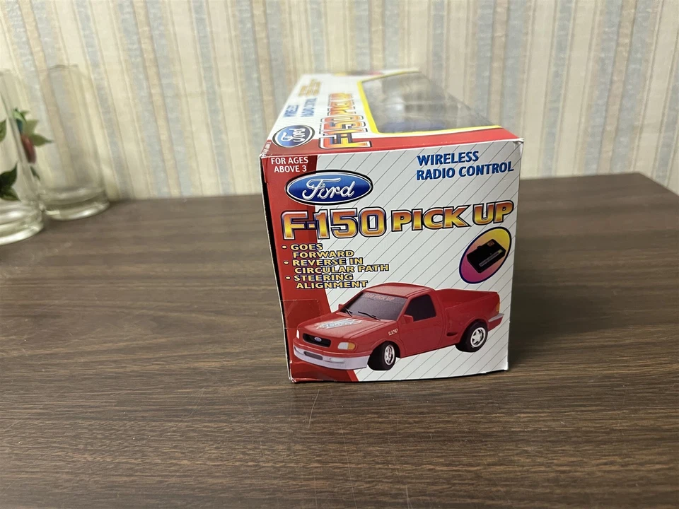 Nuevo Coche Deportivo Radio Control Brillante Ford F-150 Pick Up Escala 1:24 Nuevo en Caja Foto 2 de 4