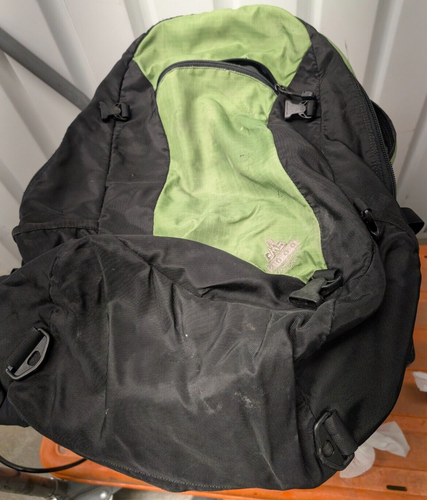 EMS Eastern Mountain Sports Adventure 3000 Backpack Green black