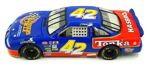 Action 1/24 Scale 7624C - 1996 Pontiac Grand Prix Tonka #42 R.Gordon - Picture 4 of 5