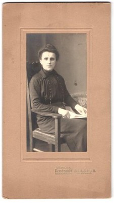 Fotografie Atelier Rembrandt, Saarbrücken, Bahnhofstr. 67, Brünette Dame mit Ha 