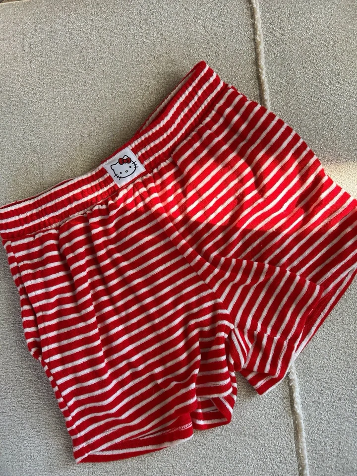Pantalones Cortos Hello Kitty FOREVER 21 Rojo con Rayas Blancas Talla M Sanrio Foto 2 de 4