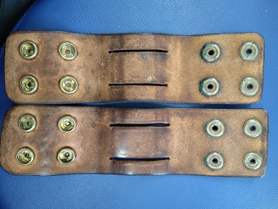 Vintage Safariland 4 Snap Brown Leather Belt Keeper - Image 2 of 2