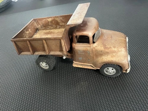 Vintage 1950s Tonka Dump Truck