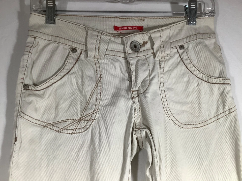 VTG Y2K Unionbay Low Rise 7” 29”w 31 “ Beige Flare Leg Corduroy Pants Size 1 - Image 2 of 4