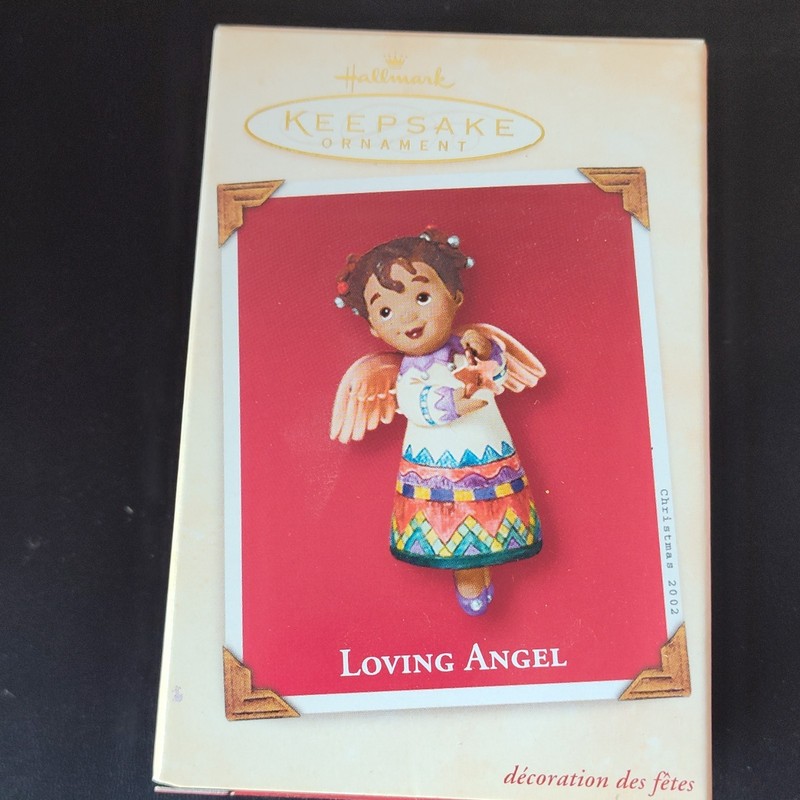 HALLMARK KEEPSAKE CHRISTMAS ORNAMENT - LOVING ANGEL - 2002 
