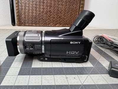 Sony Handycam HDR-HC1 Camcorder HDV MiniDV Tape Video Cam HD Video