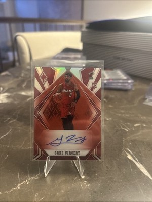 2020-21 Panini Chronicles -Phoenix Rookie Auto Gabe Vincent #PH-GVN Red (AU, RC)