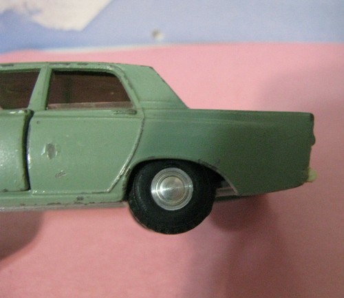 Spot On Ford Zephyr Six By Tri-ang Northern Ireland Sedan Model No. 270 I '42 Sc - Picture 7 of 8