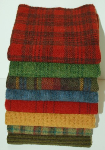 HAND DYED RUG HOOKING WOOL Mill-Dyed ~ "MERRY and BRIGHT" (8-pc. combo) - Picture 2 of 12