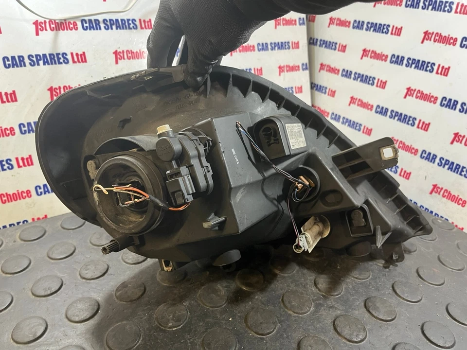 Faro de cabeza de pasajeros Renault Traffic Vauxhall Vivaro 2012 Foto 4 de 4