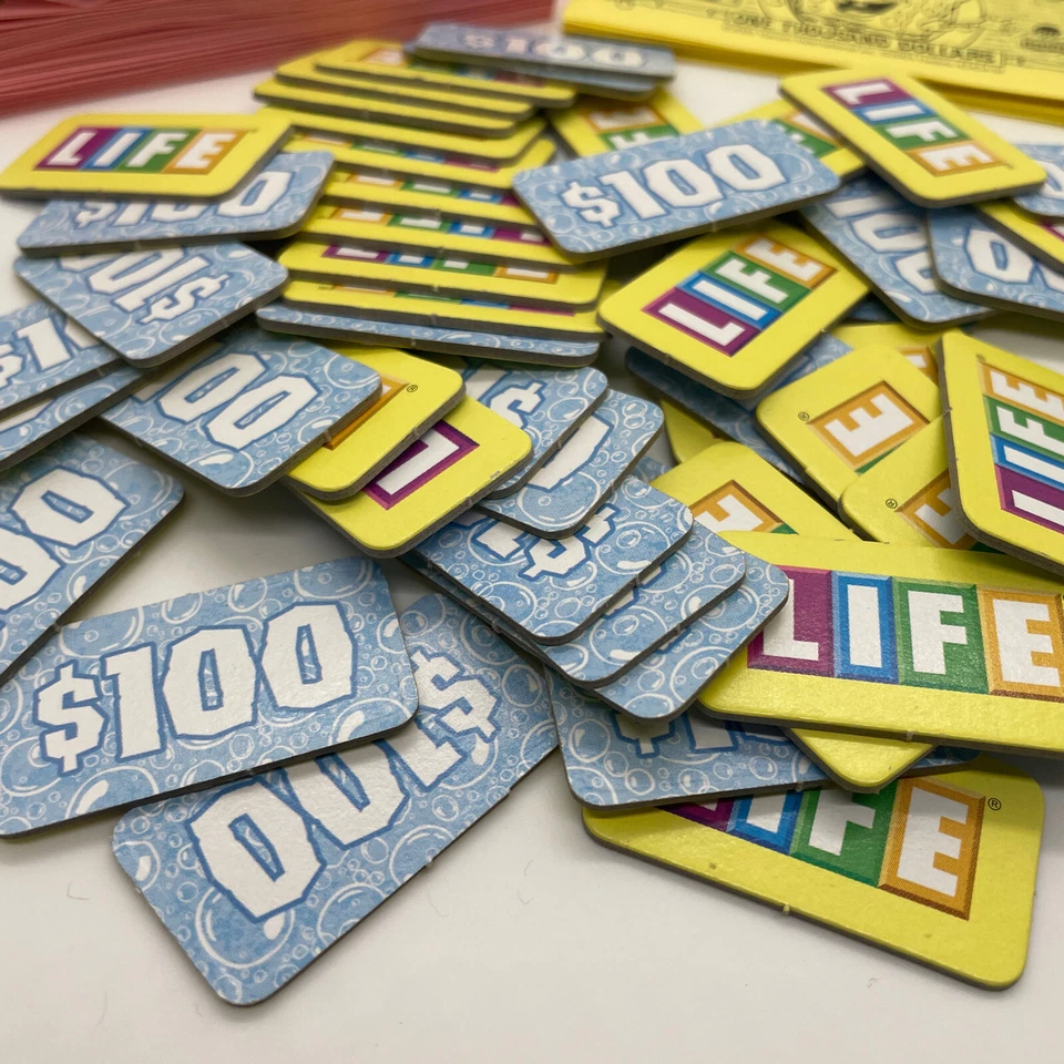 2005 Game of Life Spongebob Squarepants Edition Game Money & Life Tiles Used - Image 4 of 4