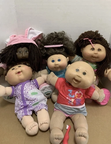 5 Cabbage Patch Dolls With Clothes 14”-18” 1982-  2015 Clean