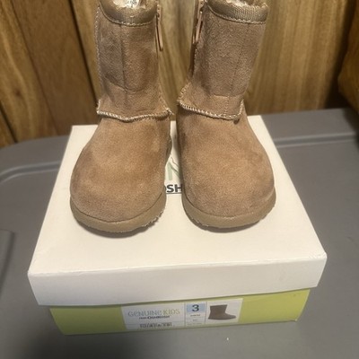OSHKOSH GENUINE KIDS SIDE ZIP BOOTS  AUBREY TAN FAUX SUEDE   SIZE 3