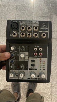 Behringer Xenyx QX502 mit Mikrofon und Zubehör Sehr Guter Zustand