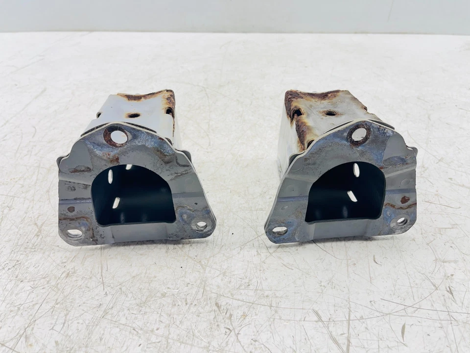 Juego de soportes de refuerzo trasero derecho e izquierdo Lexus CT200h 2011-2014 OEM Foto 3 de 4