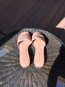 marc fisher flat sandals