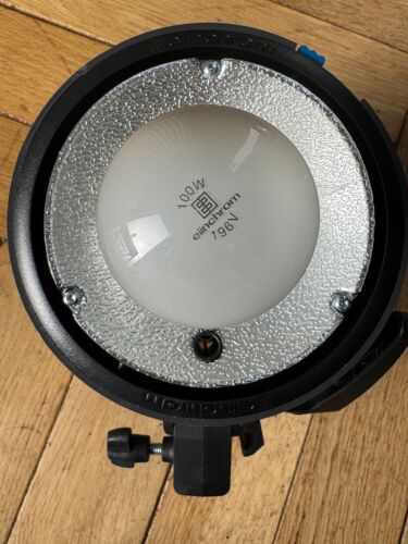 Elinchrom D-Lite 2 Full flash Kit with softboxes and stands - Picture 5 of 24
