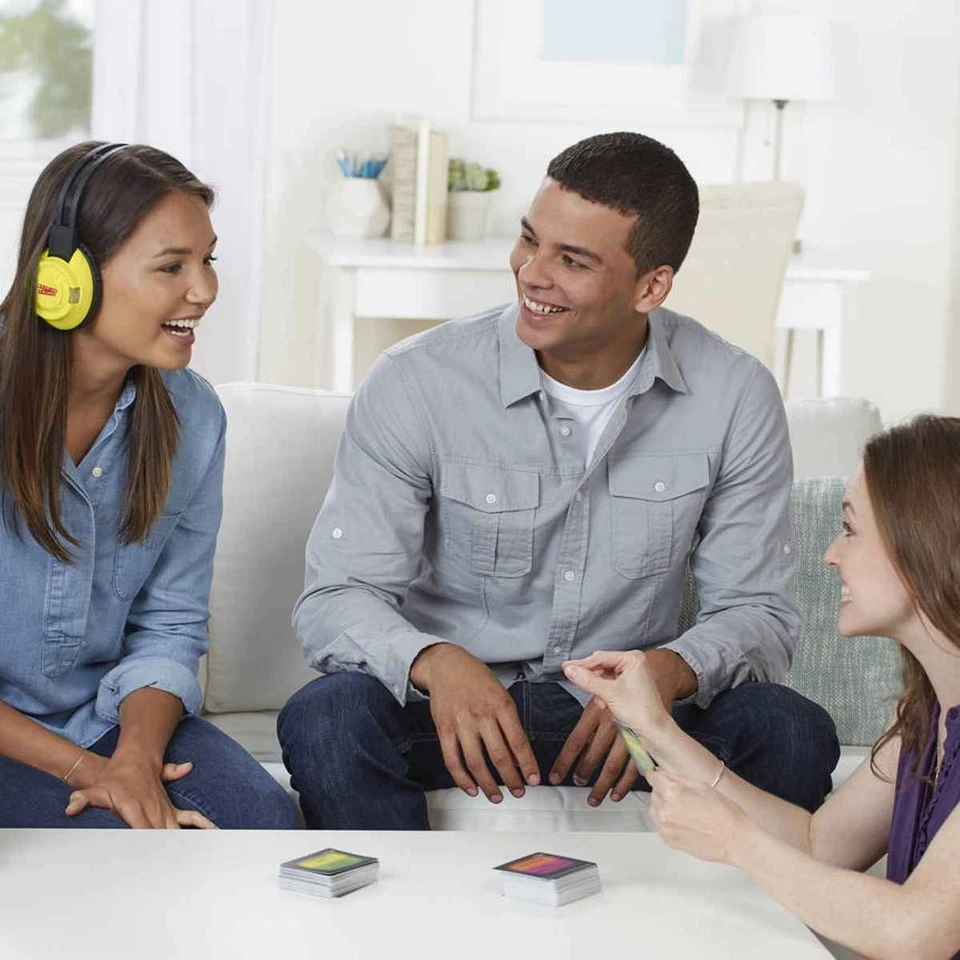 Hasbro Spiel Lippengeflüster | Partyspiel | Gesellschaftsspiel | Spiel ab 12 J. - Bild 3 von 4