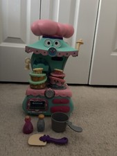 Disney Junior Alice  s Wonderland Bakery Magical Oven Playset