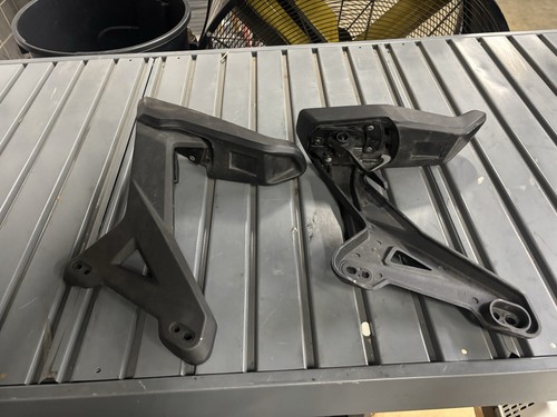 Can-AM Spyder Passenger arm rest NO RESERVE