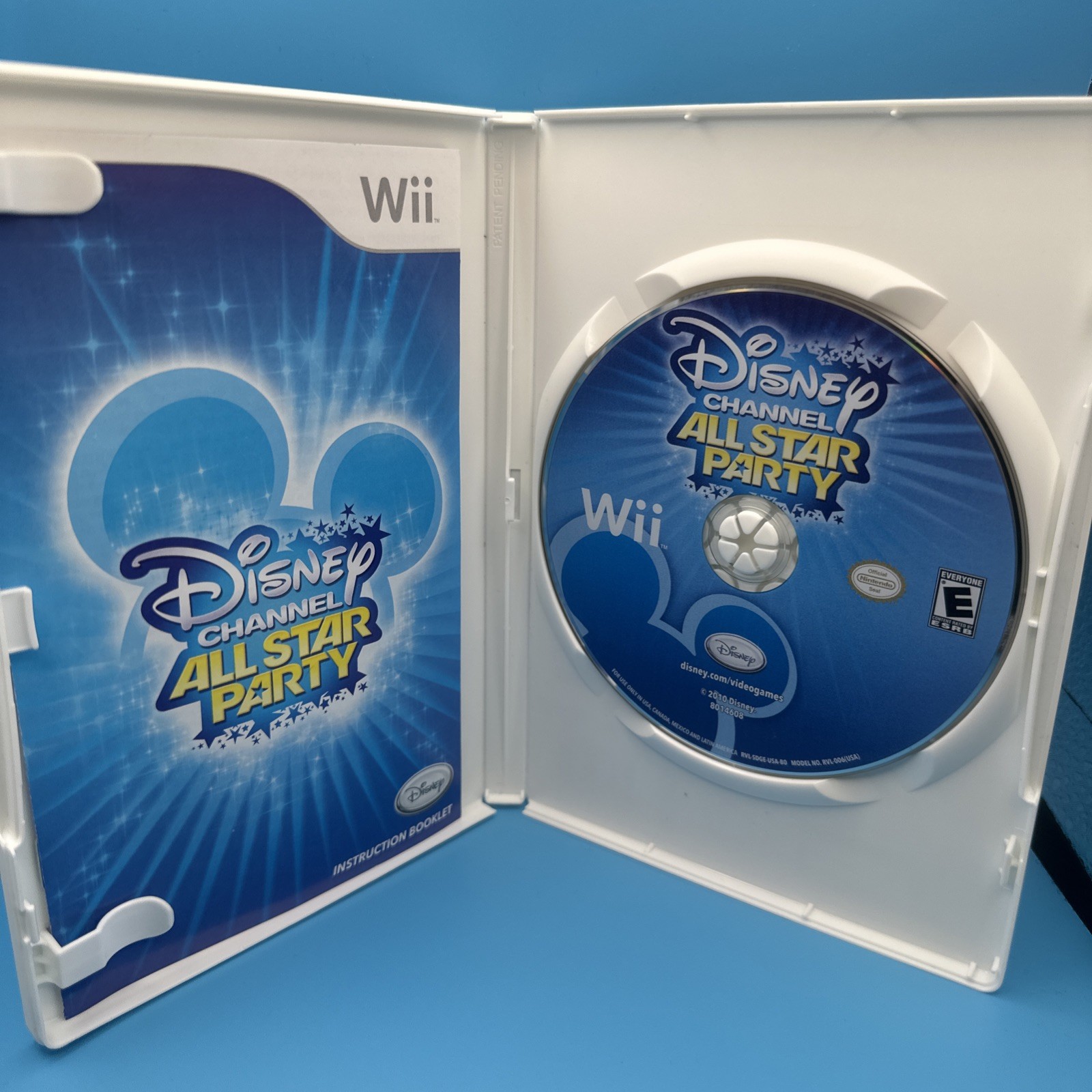 Disney Channel All Star Party Complete in original case w/manual Nintendo Wii
