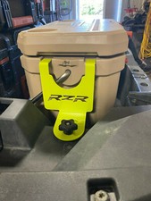 Soporte de montaje de enfriador RZR para Ozark Trail 26qt RZR THEME capa en polvo LIME SQUEEZE