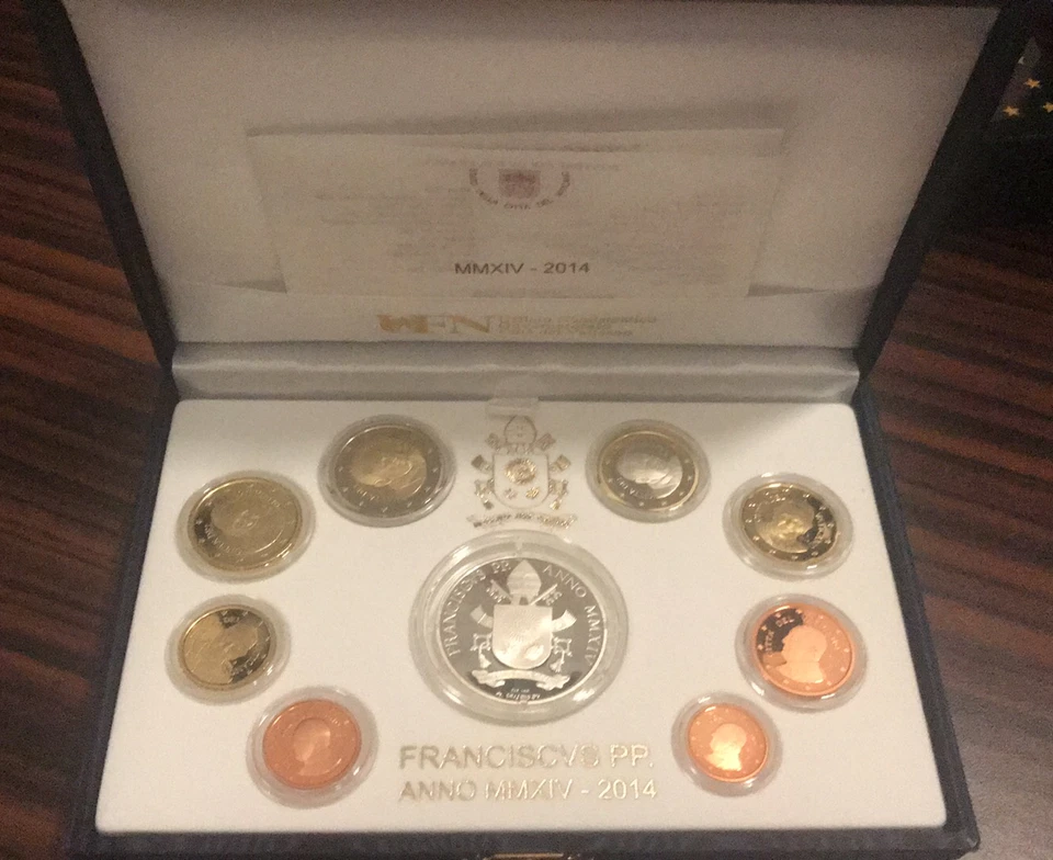 VATICAN EURO PROOF SET 9 COINS 2014 FRANCIS I IN CASE UNCIRCULATED RARE - Image 3 of 3