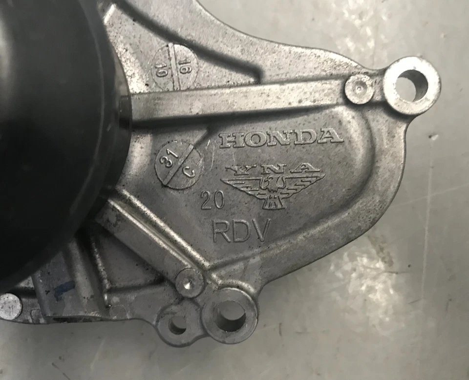 Bomba de agua del motor Acura MDX 2017 de fábrica OEM 3,5 L V6 ~ P/N 19200-RDV-J01 ~ ¡Bonita! Foto 2 de 4