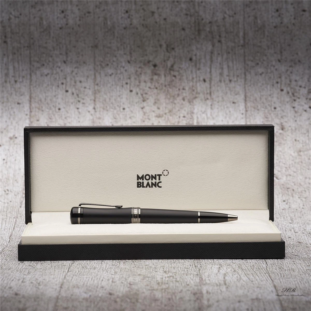 Montblanc Bonheur Boyfriend Ballpoint Pen Black Precious Resin ID