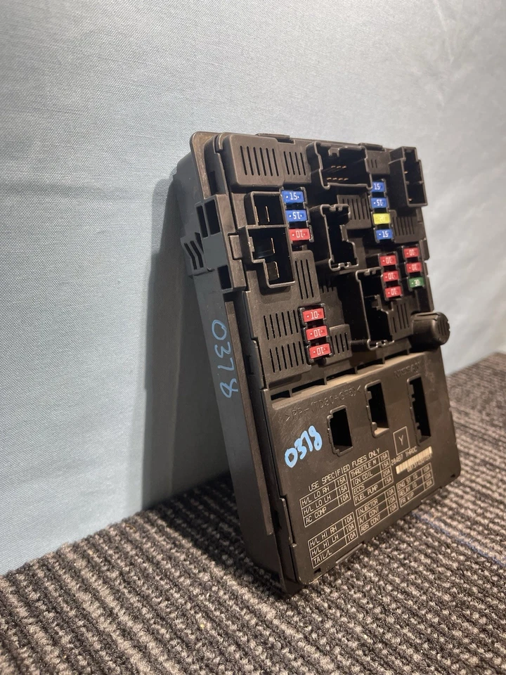 Nissan Versa 2013-2015 IPDM módulo de control de potencia OEM 284B7 1HR0C Foto 2 de 4