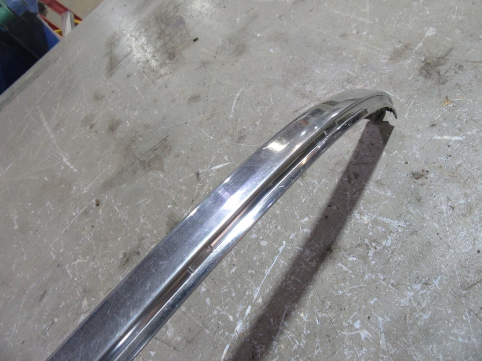 Ford Customline 1955 4 puertas exterior ventana trasera moldura superior acero inoxidable Foto 4 de 4