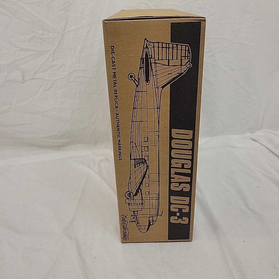 Ertl Douglas DC-3 литая металлическая копия самолета Chuting Stars 1:72 винтажный 1995 - Изображение 3 из 4