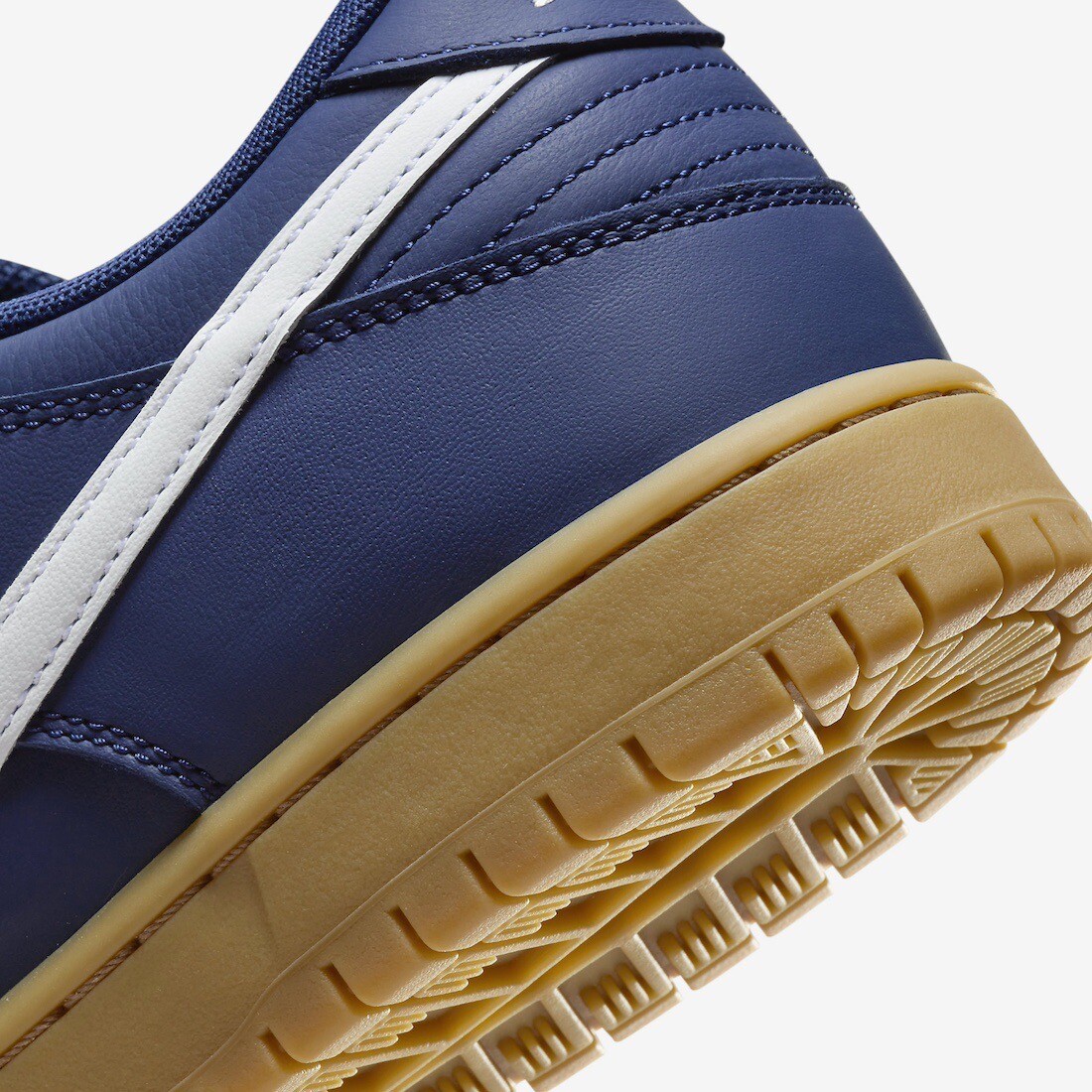 Size 9.5 - Nike SB Dunk Low Pro Navy Gum (FJ1674-400) | eBay