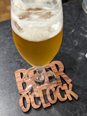 Bier O'Clock Untersetzer Holz Geschenke für Papa Handwerk Mann Höhle Bier Untersetzer