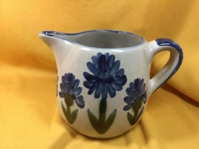 Louisville Stoneware CORNFLOWER/Batchlor Button Blue Pitcher 30-32 oz