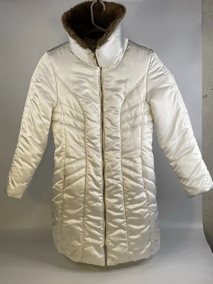 Alfani oro blanco cinturón acolchado con cuello de piel sintética en muy buen estado Foto 4 de 4