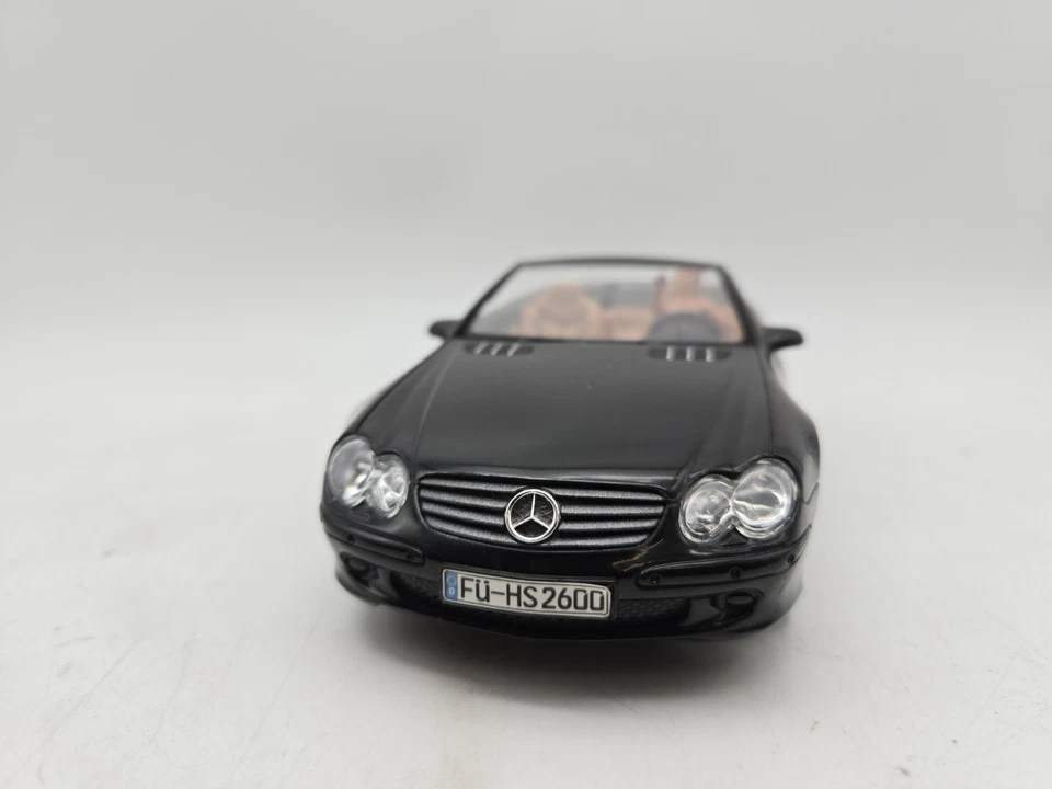 Carson Dickie 1:24 Mercedes-Benz SL 500 R230 (Ohne Fernbedienung)  - Bild 2 von 4