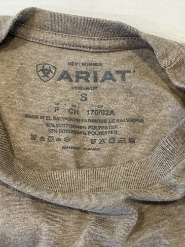Ariat Wooden Badge Kurzarm T-Shirt für Herren Größe: S - Bild 5 von 5