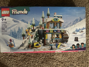 LEGO Friends Holiday Ski Slope and Café 41756 Set 980 pcs Ages 9+ Boxed