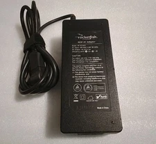 Rocketfish Universal Laptop Notebook Charger 90W Adapter /RF-AC9021